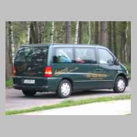 59-05-1119 7. Schirrauer Kirchspieltreffen 2004 - Da ein Platz im Bus fehlte wurde Hans Schlender mit diesem Transporter gefahren.JPG